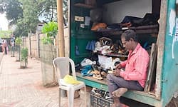 New Year 2026: ಚಪ್ಪಲಿ ಹೊಲಿಯುವ ಅಣ್ಣನ ಅ”ಮರ” ಪ್ರೇಮದ ಕಹಾನಿ!