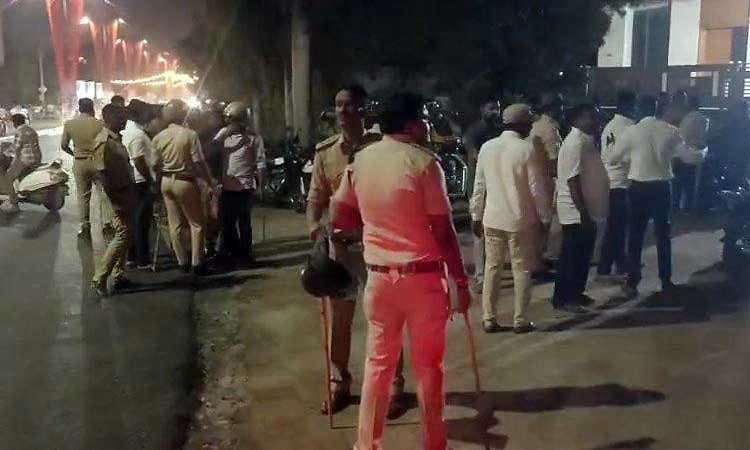 Ballari: ಬ್ಯಾನರ್ ವಿಚಾರಕ್ಕೆ ರೆಡ್ಡಿ ಬಣಗಳ ಮಧ್ಯೆ ಸಂಘರ್ಷ... ಪೊಲೀಸರಿಂದ ಲಾಠಿ ಚಾರ್ಜ್