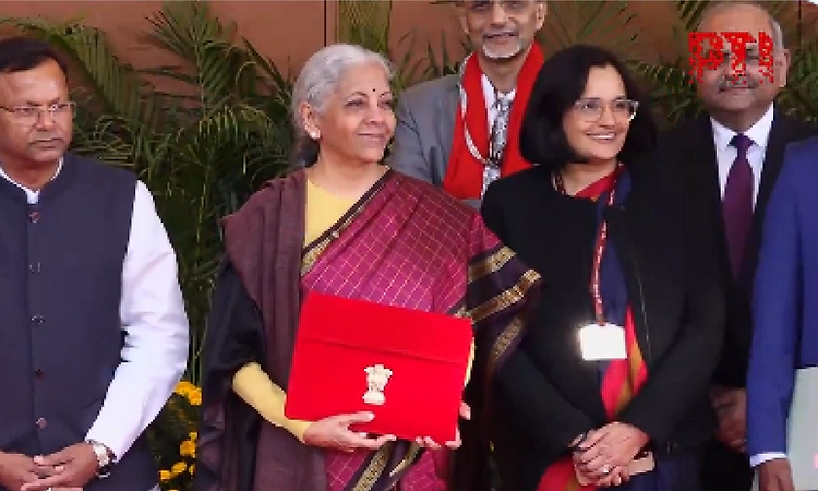 What did Nirmala Sitharaman wear for Budget 2026? 