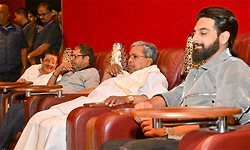 ಝೈದ್ ಖಾನ್ 'ಕಲ್ಟ್' ಸಿನಿಮಾ ವೀಕ್ಷಿಸಿದ ಸಿಎಂ ಸಿದ್ದರಾಮಯ್ಯ