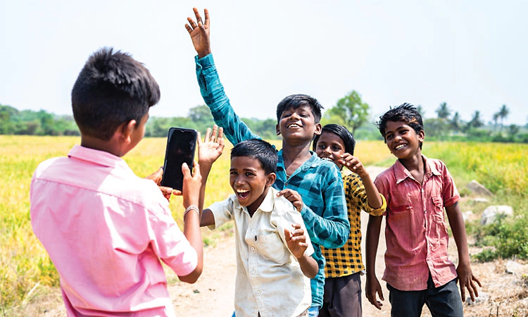 ವೈರಲ್‌ ಲೋಕದಲ್ಲಿ ಬಿಕರಿಯಾದ ಬದುಕು