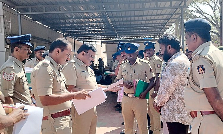 Honnali: ಕಳ್ಳತನ ಆರೋಪಿಗಳಿಗೆ ಡಿವೈಎಸ್ಪಿ ಕ್ಲಾಸ್