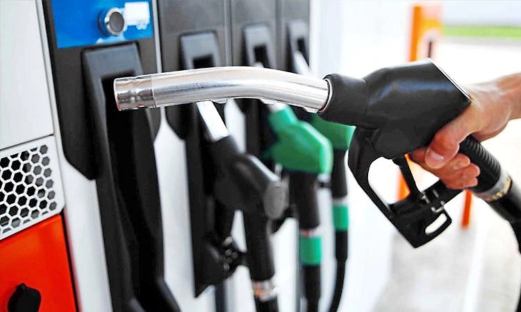 ಇಂಧನ ದರ ಏರಿಕೆ: ಪ್ರೀಮಿಯಂ ಪೆಟ್ರೋಲ್ 160 ರೂ.,ವಿಮಾನ ಇಂಧನ 2 ಲಕ್ಷದ ಗಡಿ ದಾಟಿದ ದಾಖಲೆ!