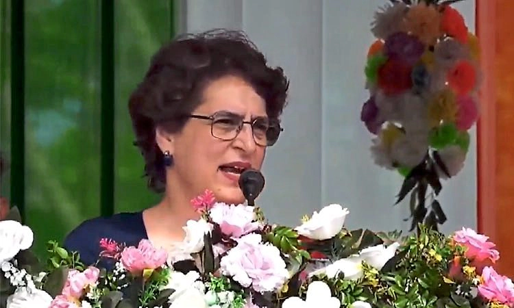 ಅಸ್ಸಾಂನಲ್ಲಿ ಒಂದೇ ಕುಟುಂಬ ಎಲ್ಲವನ್ನೂ ಲೂಟಿ ಮಾಡುತ್ತಿದೆ: ಪ್ರಿಯಾಂಕಾ ಗಾಂಧಿ