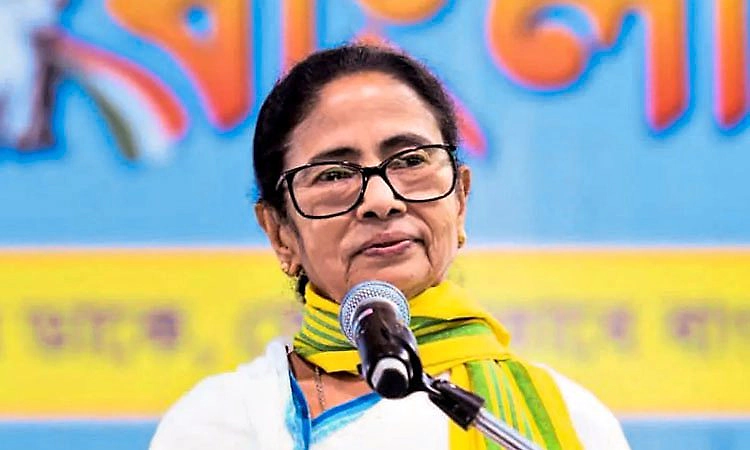 ನಾಮಪತ್ರ ಸಲ್ಲಿಕೆ ವೇಳೆ ಎಚ್ಚರವಿರಲಿ: ಟಿಎಂಸಿ ಅಭ್ಯರ್ಥಿಗಳಿಗೆ ಮಮತಾ ಬ್ಯಾನರ್ಜಿ ಎಚ್ಚರಿಕೆ