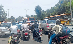 Daily traffic jams hit Belthangady amid incomplete highway work