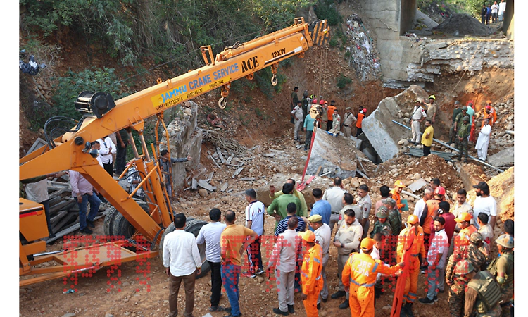 Bridge portion collapses on Jammu outskirts; 3-4 labourers feared trapped, 1 rescued