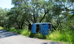 Mother-daughter duo killed, 17 injured after minibus overturns on motorcycle in MP