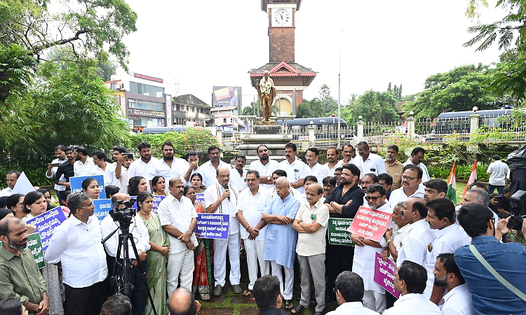 Congress stages protest in Mangaluru over Yashpal Suvarna's remarks against Rahul Gandhi