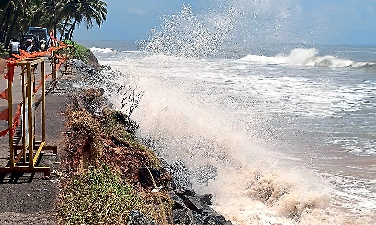 Mattu beach sees worsening sea erosion; barricades installed to alert commuters