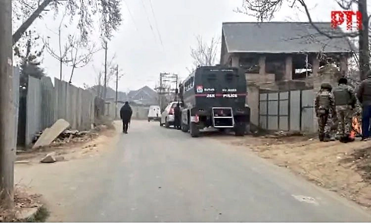 Srinagar; ದೆಹಲಿ  ಸ್ಫೋಟ ಪ್ರಕರಣ: ಕಾಶ್ಮೀರದ ಹಲವು ಸ್ಥಳಗಳಲ್ಲಿ ಎನ್‌ಐಎ ದಾಳಿ