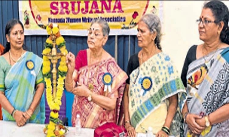 ಸೃಜನಾ ಸಾಹಿತಿಗಳ ಪ್ರೋತ್ಸಾಹದಿಂದ ಕೃತಿಗಳ ಅನಾವರಣಕ್ಕೆ ಸ್ಫೂರ್ತಿ: ಪದ್ಮಜಾ ಮಣ್ಣೂರ