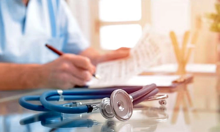 Chikkamagaluru: ವೈದ್ಯರು, ಸಿಬ್ಬಂದಿಗಳ ನಿರ್ಲಕ್ಷ್ಯದಿಂದ ವ್ಯಕ್ತಿ ಸಾವು: ಕುಟುಂಬಸ್ಥರ ಆರೋಪ