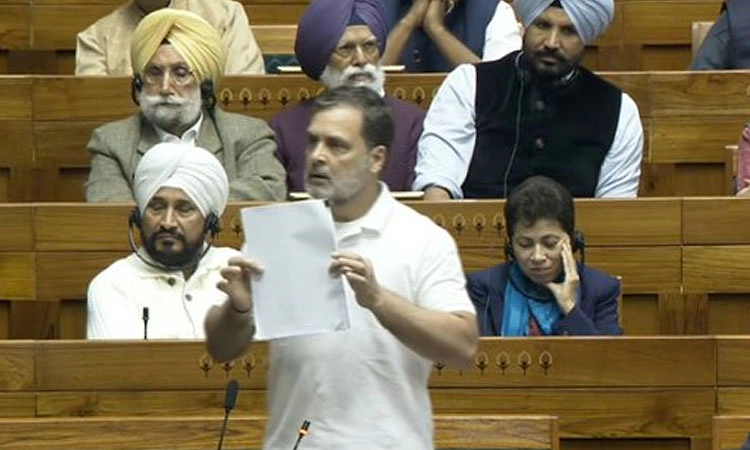 Lok Sabha; ಮಾಜಿ ಸೇನಾ ಮುಖ್ಯಸ್ಥರ ಆತ್ಮಚರಿತ್ರೆ ಉಲ್ಲೇಖಿಸಿದ ರಾಹುಲ್: ರಾಜನಾಥ್,ಶಾ ಆಕ್ಷೇಪ