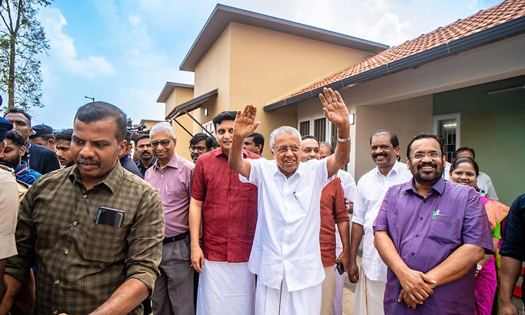 ವಯನಾಡ್ ಪ್ರವಾಹ ಸಂತ್ರಸ್ತರಿಗೆ 178 ಮನೆ ಹಸ್ತಾಂತರಿಸಿದ ಕೇರಳ