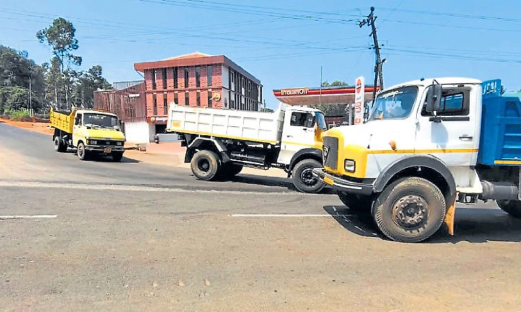 Restraint lacking for speeding tippers in molahalli