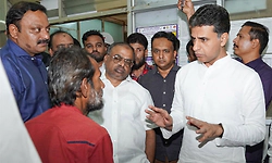 ಕಾಂಪೌಂಡ್‌ ಕುಸಿತ: ಮೃತರ ಕುಟುಂಬಕ್ಕೆ ಕೈ ಶಾಸಕ,ಪಕ್ಷದಿಂದ ತಲಾ 5 ಲಕ್ಷ