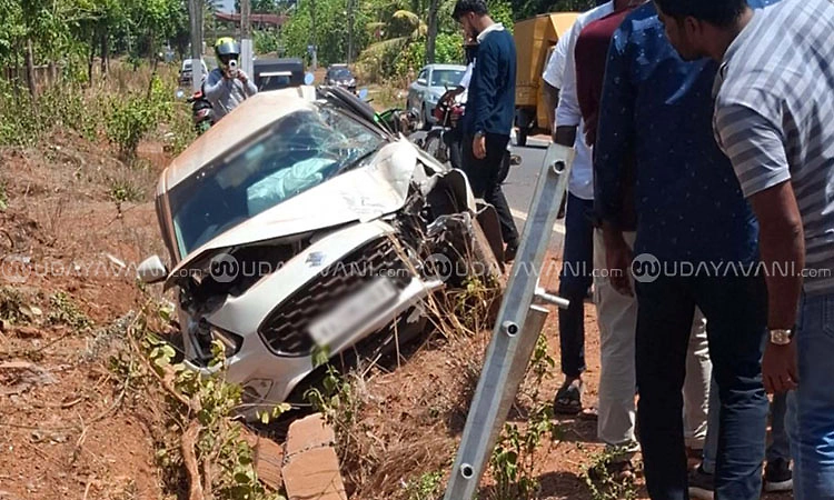 Shirva: ಹೈಟೆನ್ಶನ್ ಕಂಬಕ್ಕೆ ಕಾರು ಢಿಕ್ಕಿ... ಪವಾಡ ಸದೃಶ ರೀತಿಯಲ್ಲಿ ಪಾರಾದ ಯುವಕರು