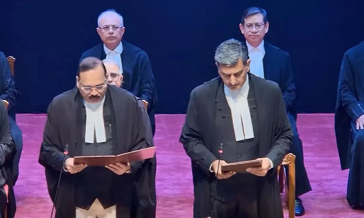 CJI administers oath of office to five new SC judges; strength rises to 37