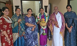 ಮೈಸೂರು ಚಾಮುಂಡಿಬೆಟ್ಟಕ್ಕೆ ಎಂ.ಕೆ.ಸ್ಟಾಲಿನ್ ಪತ್ನಿ ದುರ್ಗಾ ಭೇಟಿ