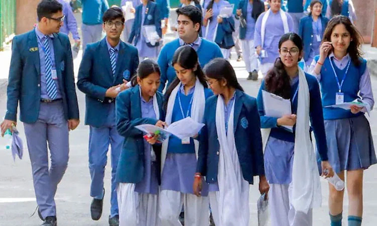 CBSE Row: ಸಿಬಿಎಸ್‌ ಇ ಮುಖ್ಯಸ್ಥ, ಶಿಕ್ಷಣ ಕಾರ್ಯದರ್ಶಿಗೆ ಸಂಸದೀಯ ಮಂಡಳಿಯಿಂದ ಸಮನ್ಸ್‌ 