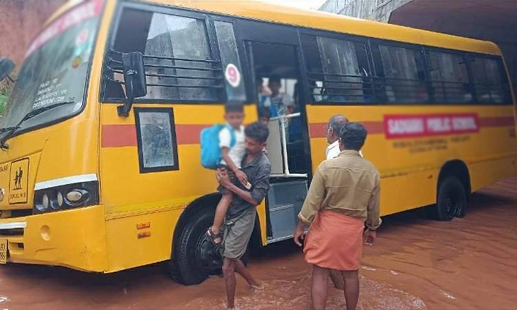 Kasaragodu: ಶಾಲಾ ಬಸ್ ಅಪಘಾತ: ಎಲ್ಲ ಮಕ್ಕಳು ಪಾರು