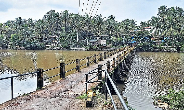 Mangaluru: ದಂಬೆಲ್‌-ಬಂಗ್ರಕೂಳೂರು: ಹೊಸ ಸೇತುವೆ ಬೇಡಿಕೆ