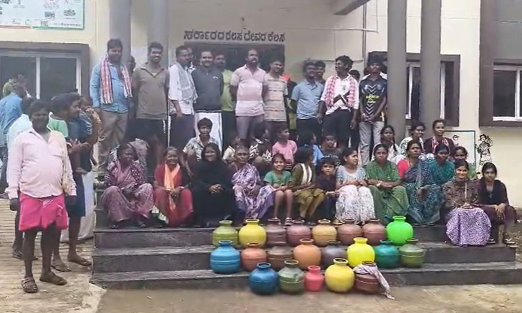ಚೋರನೂರು ಗ್ರಾಮದಲ್ಲಿ ಕುಡಿಯುವ ನೀರಿಗೆ ಹಾಹಾಕಾರ,4ನೇ ವಾರ್ಡ್ ಜನರಿಂದ ಪಂಚಾಯಿತಿಗೆ ಮುತ್ತಿಗೆ