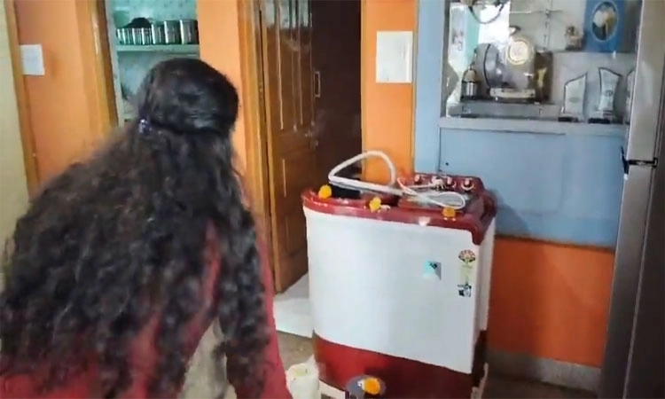 CM Siddaramaiah shares video of homemaker buying washing machine using Gruhalakshmi scheme money