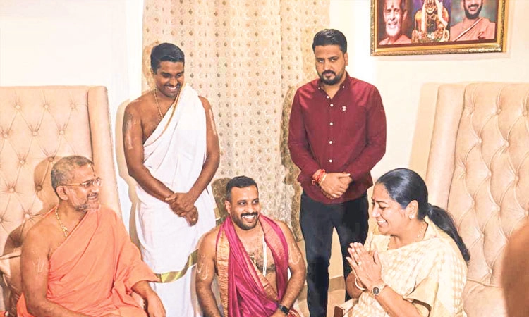 ದಿಲ್ಲಿ ಪೇಜಾವರ ಮಠ: ಚಂಡಿಕಾ ಯಾಗದಲ್ಲಿ ಸಿಎಂ ರೇಖಾ ಭಾಗಿ