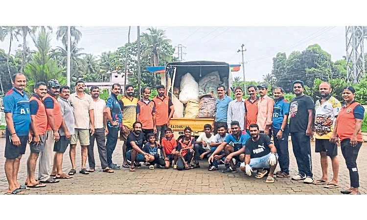 ಸ್ವಚ್ಛ ಬ್ರಿಗೇಡ್‌ ಬಜಗೋಳಿ: ಯುವಕರ ರವಿವಾರದ ಬೆಳಗು ಸ್ವಚ್ಛತೆಗೆ ಸಮರ್ಪಿತ