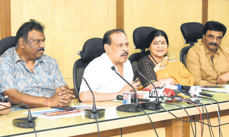 ದಸರೆಯಲ್ಲಿ ಕನ್ನಡ ತಾರೆಯರ ಮೆರುಗು: ಜಯಮಾಲಾ