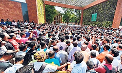 ಎಂಆರ್‌ಪಿಎಲ್‌: ಕಾರ್ಗೋ ಗೇಟ್‌ ಎದುರು ಬೃಹತ್‌ ಪ್ರತಿಭಟನೆ