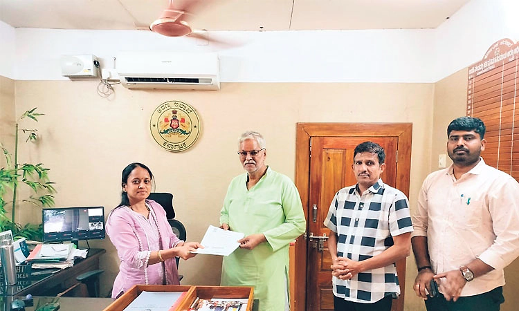 ಉಡುಪಿ: ಶ್ರೀ ವಿಶ್ವೇಶತೀರ್ಥ ಸ್ಮೃತಿವನ ಪೇಜಾವರ ಮಠಕ್ಕೆ ಹಸ್ತಾಂತರ