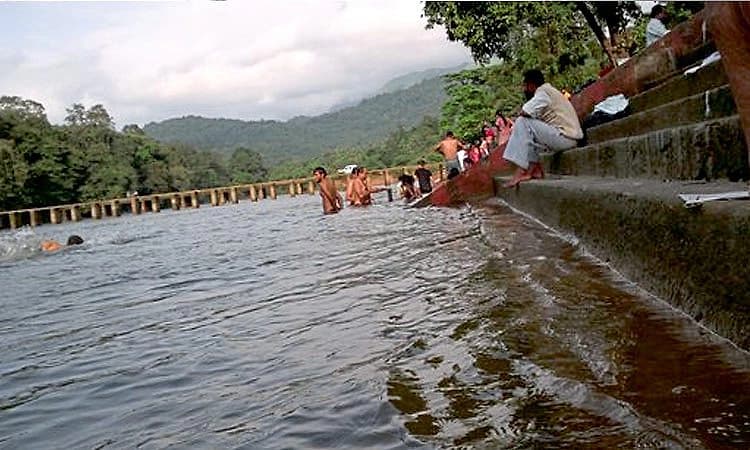 Kukke Subramanya: ಕುಮಾರಧಾರಾ ತೀರ್ಥ ಸ್ನಾನಕ್ಕೆ ಭಕ್ತರ ದಂಡು