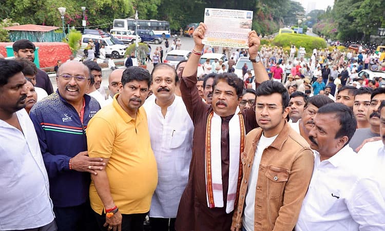 ಬಿಜೆಪಿ-ಕಾಂಗ್ರೆಸ್‌ ಮಧ್ಯೆ ಬೆಂಗಳೂರು ಟನಲ್ ರೋಡ್ ಜಟಾಪಟಿ