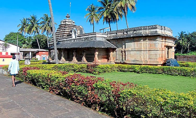 Halasi Temples: ಇತಿಹಾಸದ ಸೊಬಗನ್ನು ಹೊತ್ತ ಹಲಸಿ ದೇವಾಲಯ