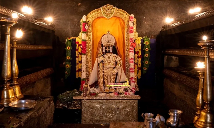 ದೇವರ ಪುಷ್ಪಾಲಂಕಾರ; ಇಂದಿನ ಫೋಟೋ ಆಲ್ಬಂ