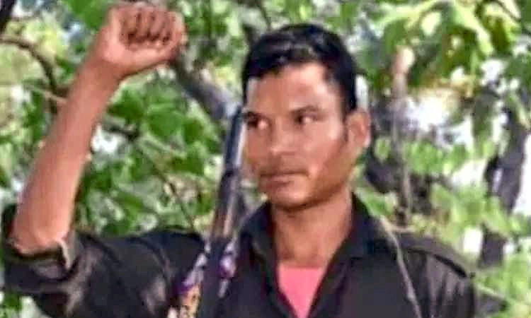 121 ಯೋಧರು, ಜನರ ಹತ್ಯೆಗೈದ, ನಕ್ಸಲ್‌ ಬರ್ಸೆ ದೇವಾ ಶರಣಾಗತಿ!