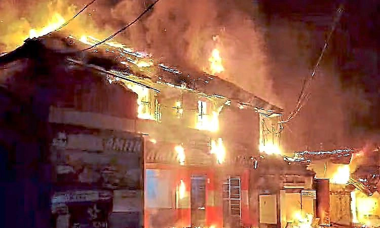 Vitla: ಬೆಂಕಿ ಅವಘಡ : ಹಾನಿಯ ಮಹಜರು