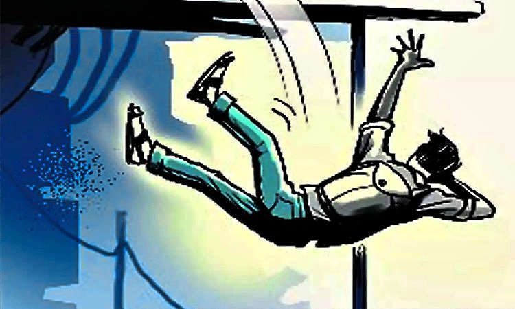 ನಶೆಯಲ್ಲಿ ಮಹಡಿಯಿಂದ ಬಿದ್ದು ಸಾವು: ಮದ್ಯ ಪೂರೈಸಿದ್ದ ಪಬ್‌ ವಿರುದ್ಧ ಕೇಸ್