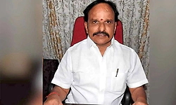 60 ಲಕ್ಷ ರೂ.ಗೆ ಮುಕ್ತಿ ಬಾವುಟ ಪಡೆದ ಸಚಿವ ಡಿ.ಸುಧಾಕರ್  