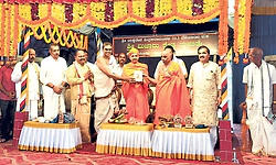 ಯಕ್ಷಗಾನದಿಂದ ಆಧ್ಯಾತ್ಮಿಕ ಬೆಳಕು: ಒಡಿಯೂರು ಶ್ರೀ