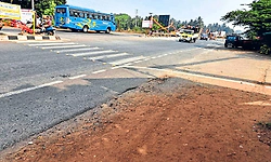 Mulki: ರಾಷ್ಟ್ರೀಯ ಹೆದ್ದಾರಿಗೆ ಸರ್ವಿಸ್‌ ರಸ್ತೆ ಇಲ್ಲದೆ ಅವಾಂತರ