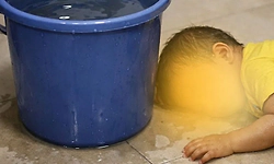 ನೀರಿನ ಬಕೆಟ್‌ಗೆ ಬಿದ್ದು ಮಗು ಸಾವು: ಆಘಾತದಿಂದ ತಾಯಿಯೂ ನೇಣಿಗೆ