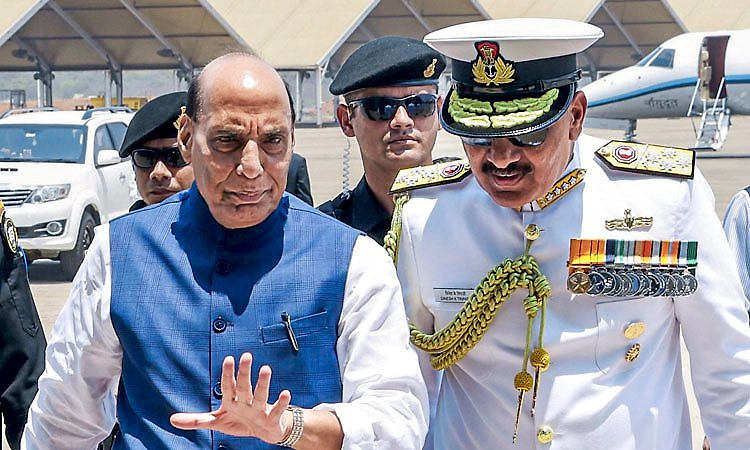 ಭಾರತೀಯ ವಾಣಿಜ್ಯ ಹಡಗು,ತೈಲ ಟ್ಯಾಂಕರ್‌ಗಳ ಸುರಕ್ಷತೆಗೆ ನೌಕಾಪಡೆ ಬದ್ಧ: ಸಚಿವ ರಾಜನಾಥ್ ಸಿಂಗ್