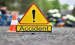 Bhalki: ಕಸ ಗುಡಿಸುತ್ತಿದ್ದ ಮಹಿಳೆ ಮೇಲೆ ಹರಿದ ಪೊಲೀಸ್​​ ಪೇದೆ ಕಾರು