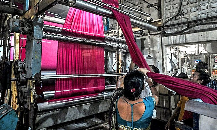 ಯುದ್ಧದಿಂದಾಗಿ ಸೂರತ್‌ ಜವಳಿ, ಇಂದೋರ್‌ನ ಖಾದ್ಯ ಉದ್ದಿಮೆಗೆ ಸಂಕಷ್ಟ