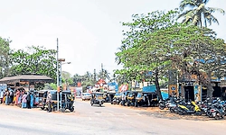Lack of public toilet at Trasi junction causes hardship for commuters