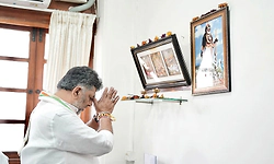 ವಿಧಾನಸೌಧದಲ್ಲಿ ಬದಲಾವಣೆ ಪರ್ವ: ಸಿಎಂ ಕೊಠಡಿಗೆ ಅಜ್ಜಯ್ಯನ ಭಾವಚಿತ್ರ!